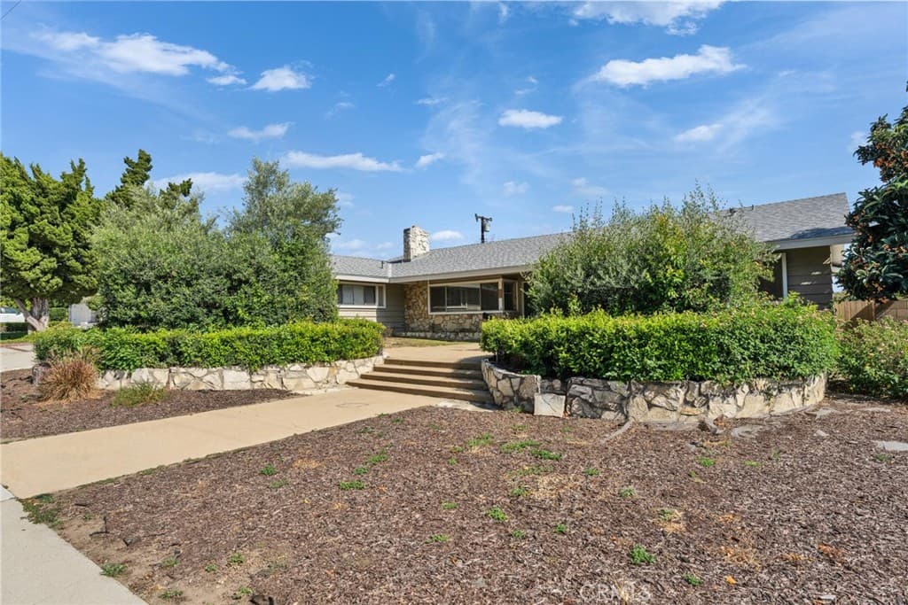 Home at 888 Syracuse, Claremont — photo 3 of 12