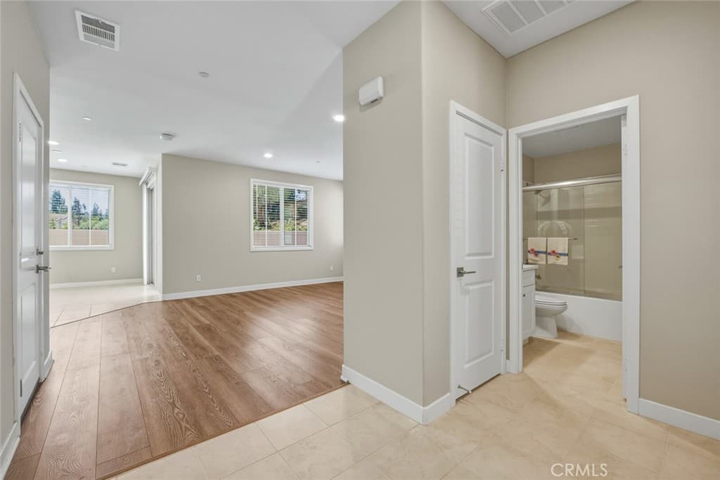 Home at 16 Greensboro Ct, Pomona — photo 2 of 12