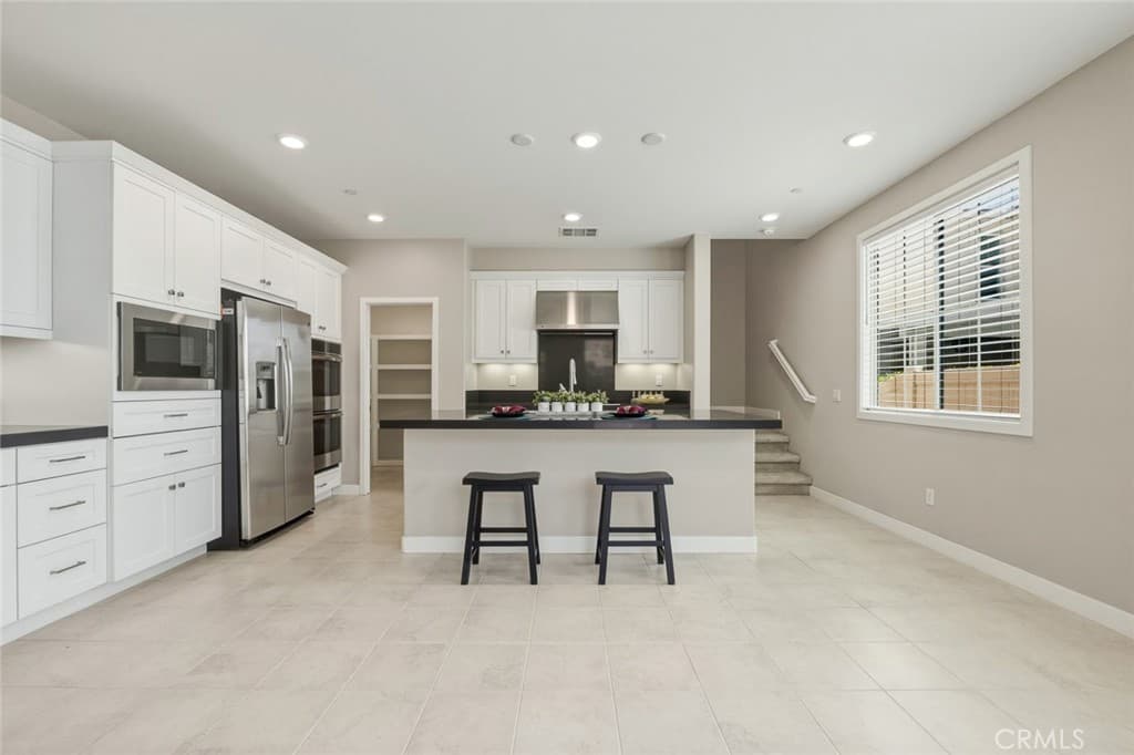 Home at 16 Greensboro Ct, Pomona — photo 9 of 12