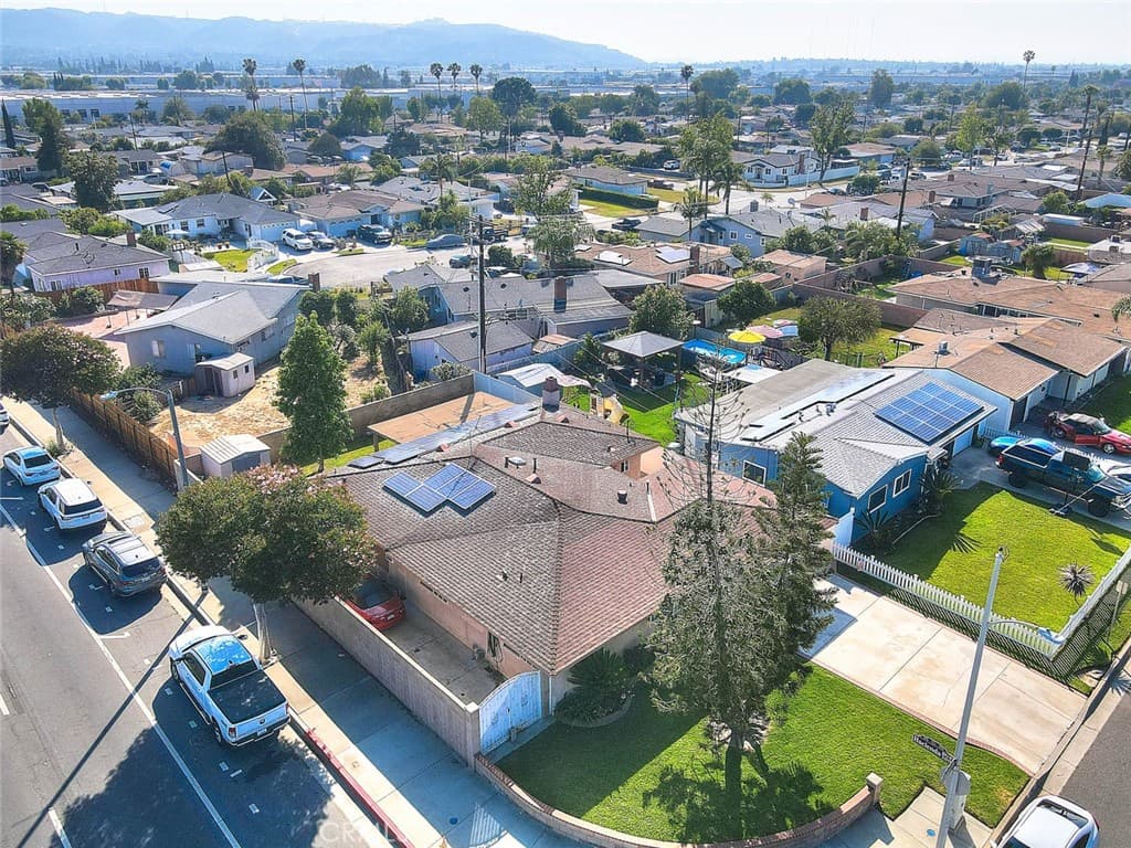 Home at 15468 Prichard Street, La Puente — photo 4 of 12