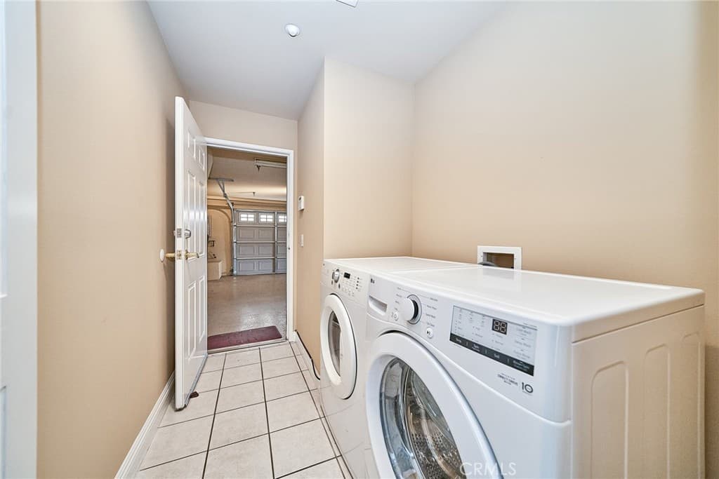Condo at 57 Alice A, Arcadia — photo 11 of 12
