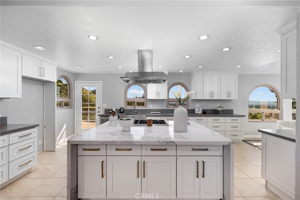 Home at 821 Guanajuato, Claremont — photo 11 of 12
