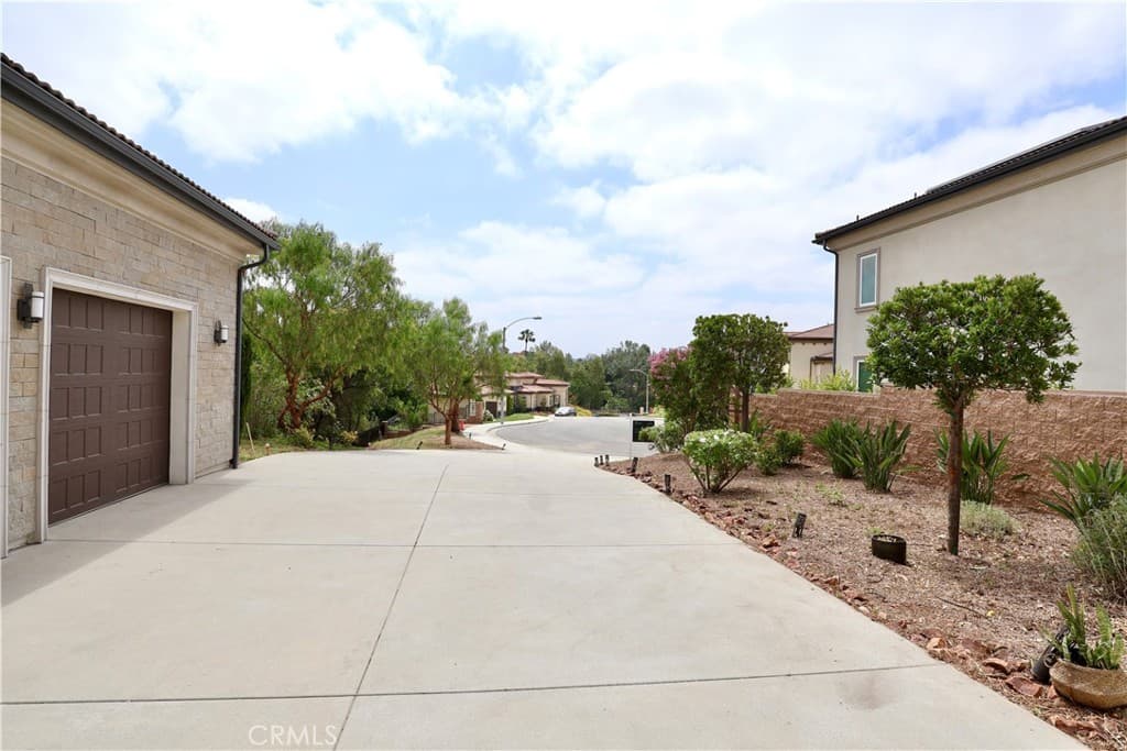 Home at 1330 Waterbrook, Walnut — photo 4 of 12
