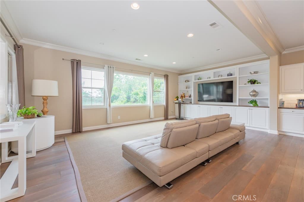 Home at 572 E Vosburg Drive, Azusa — photo 11 of 12