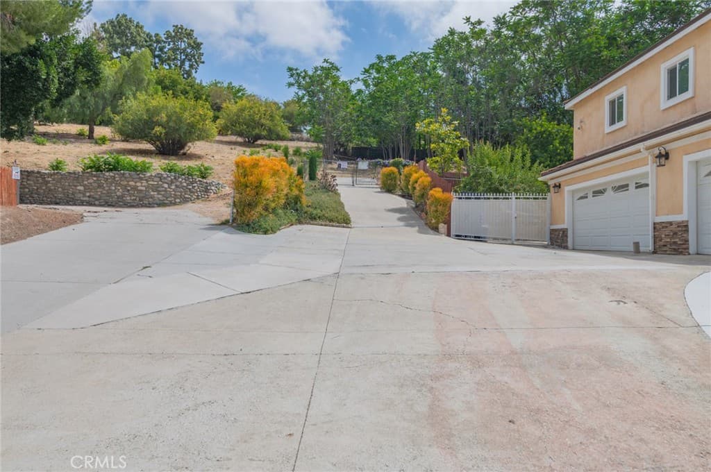 Home at 420 Camino De Gloria, Walnut — photo 3 of 8