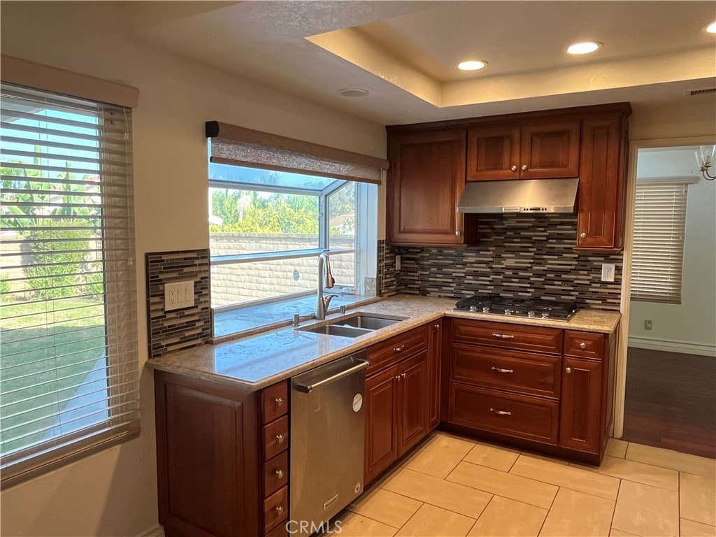 Home at 926 S Essex, San Dimas — photo 8 of 12