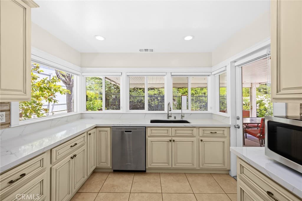 Home at 23834 Sunset Crossing, Diamond Bar — photo 9 of 12