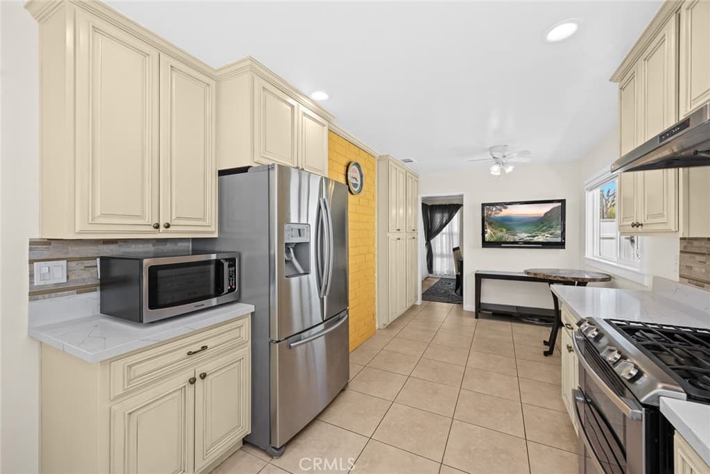 Home at 23834 Sunset Crossing, Diamond Bar — photo 10 of 12