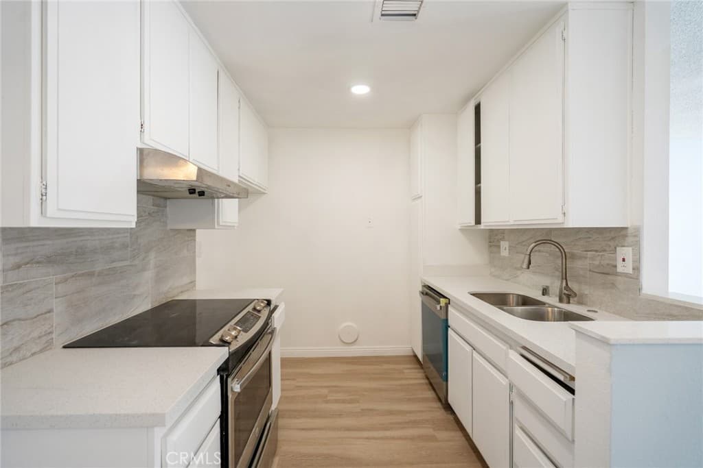 Condo at 2300 S Hacienda Boulevard D4, Hacienda Heights — photo 3 of 12