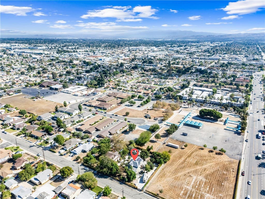 Home at 850 E Columbia, Pomona — photo 4 of 12