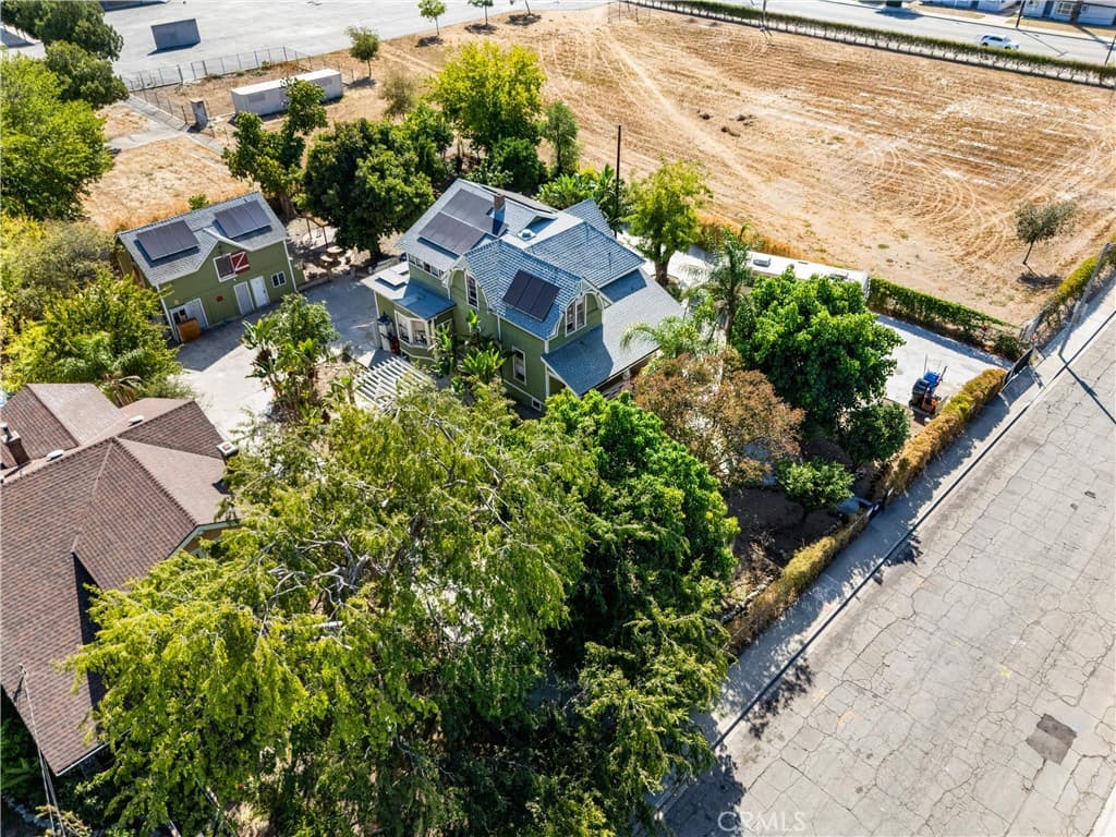 Home at 850 E Columbia, Pomona — photo 5 of 12