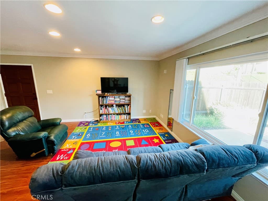 Townhouse at 664 Driftwood Lane, San Dimas — photo 6 of 12
