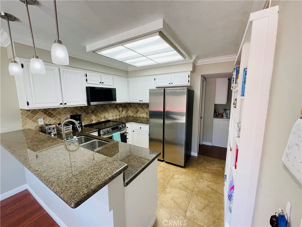 Townhouse at 664 Driftwood Lane, San Dimas — photo 8 of 12