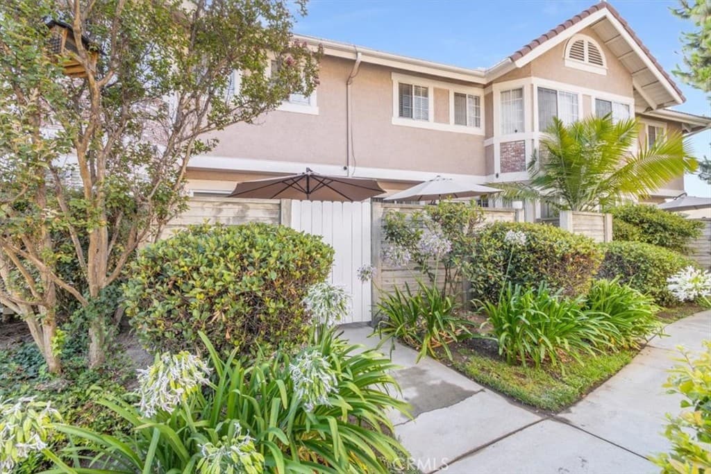 Condo at 1204 N Sunflower Ave A, Covina — photo 5 of 12
