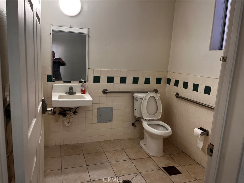 Commercial at 11237 Lower Azusa, El Monte — photo 3 of 8