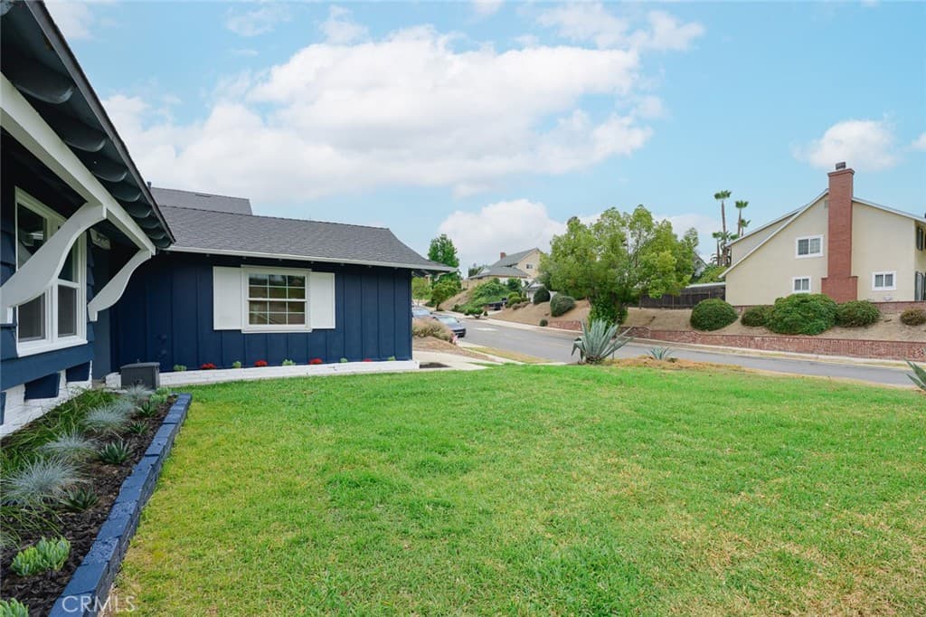 Home at 322 Briar Creek, Diamond Bar — photo 3 of 12