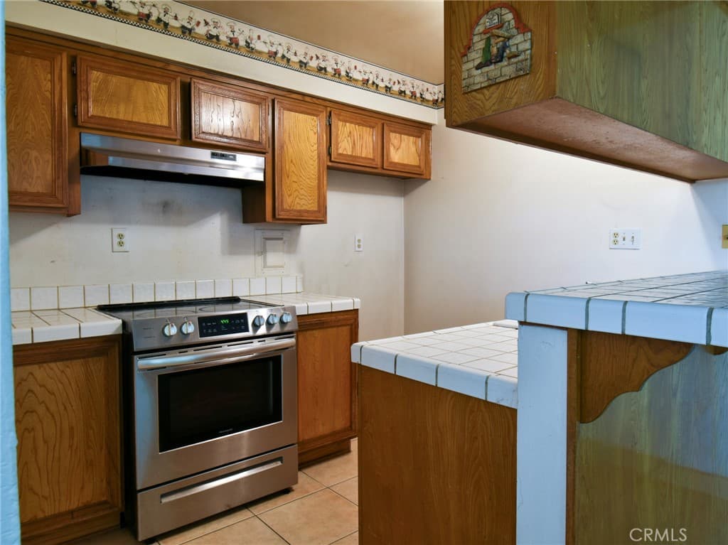 Condo at 3041 Knollwood, La Verne — photo 4 of 12