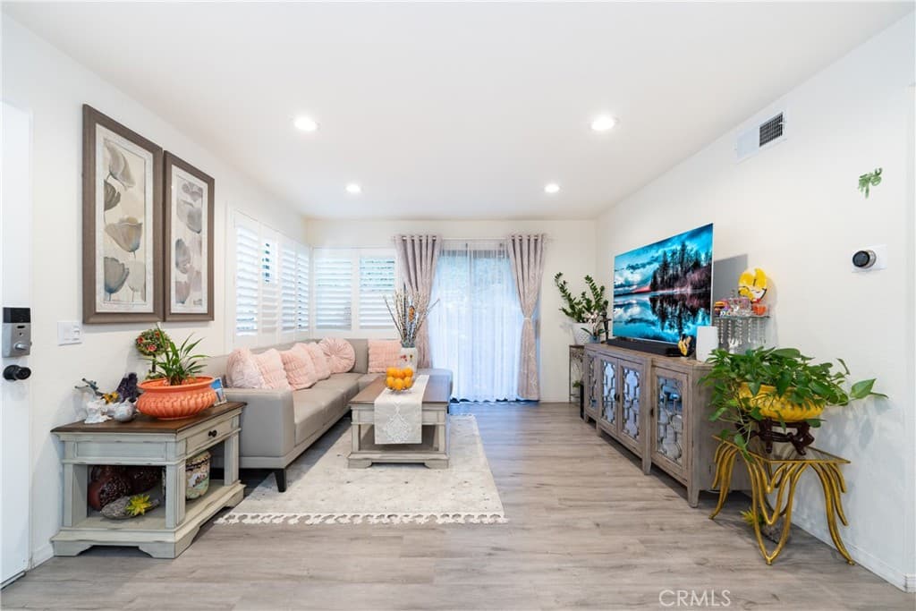 Condo at 22892 Hilton Head 285, Diamond Bar — photo 3 of 12