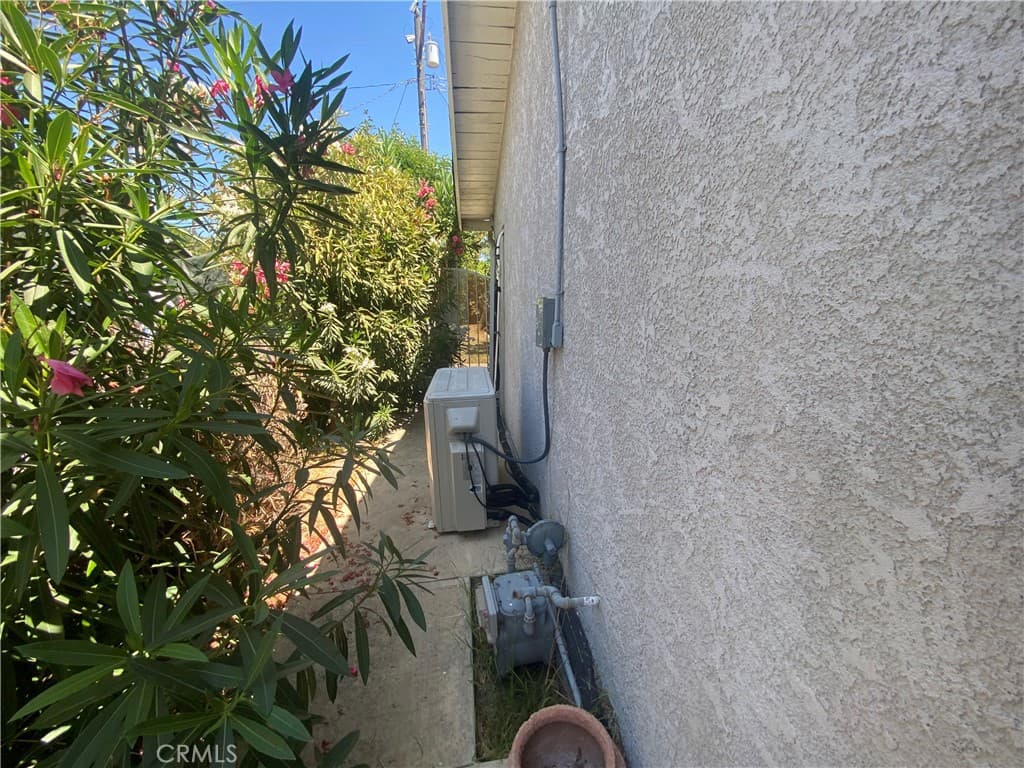 Home at 550 Whiteford, La Puente — photo 8 of 12