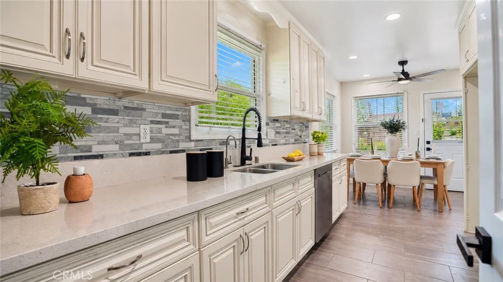 Home at 519 S Hollenbeck, West Covina — photo 10 of 12