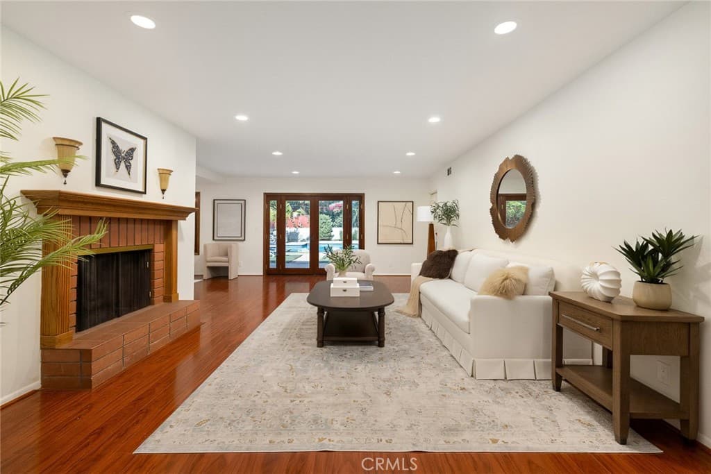 Home at 602 N Michillinda Avenue, Sierra Madre — photo 3 of 12