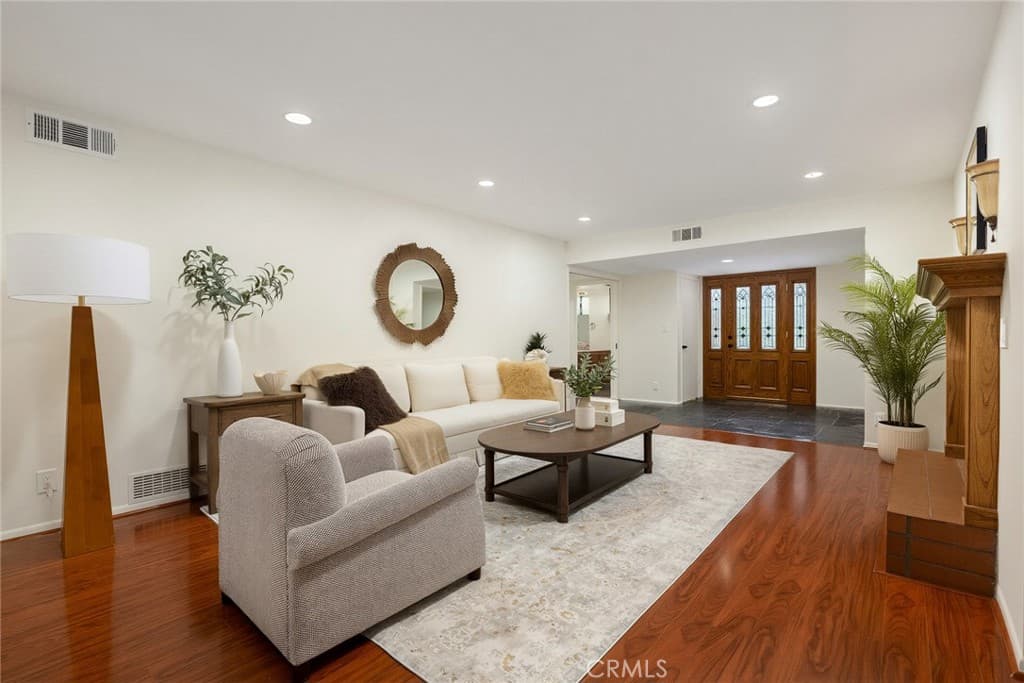 Home at 602 N Michillinda Avenue, Sierra Madre — photo 4 of 12