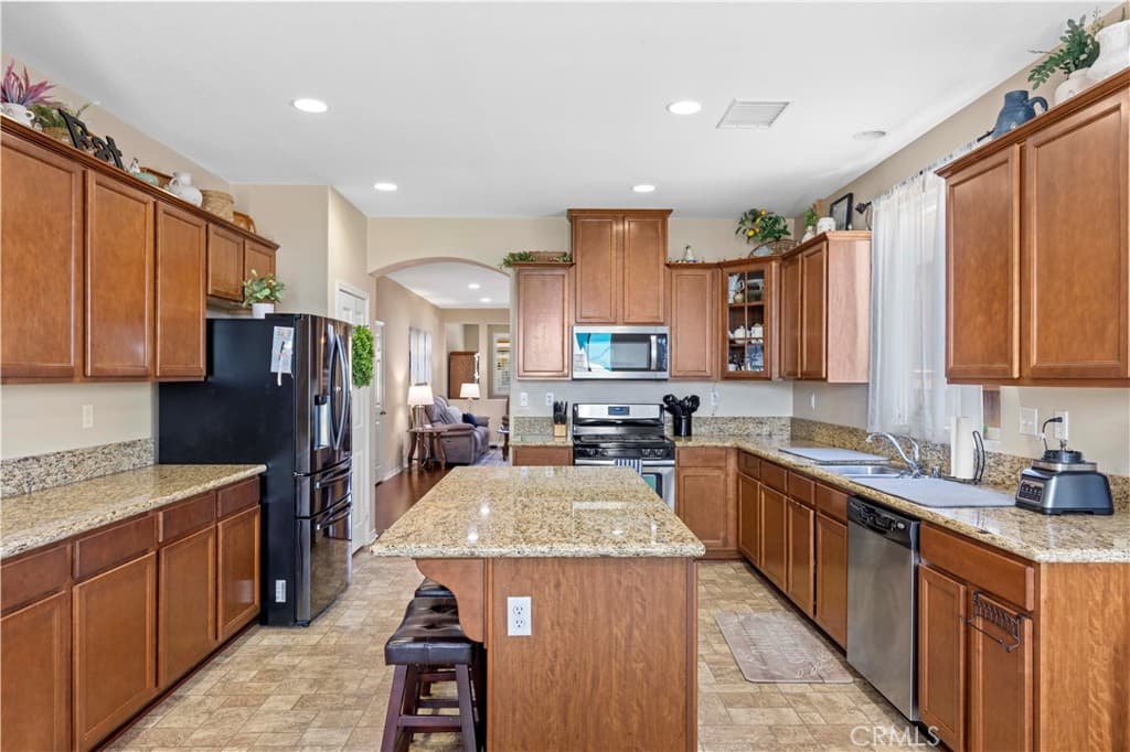 Home at 2723 Vine, Pomona — photo 11 of 12