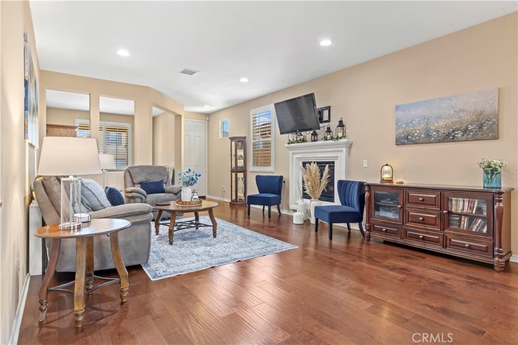 Home at 2723 Vine, Pomona — photo 4 of 12