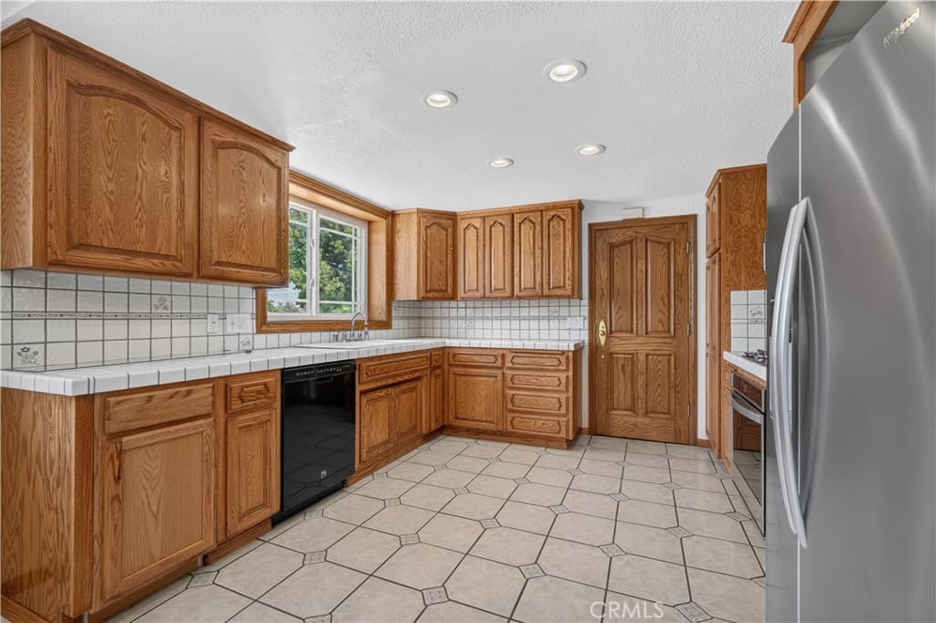 Home at 15637 Los Altos Drive, Hacienda Heights — photo 9 of 12
