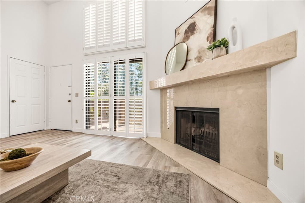 Townhouse at 1931 E Huntington Dr F, Duarte — photo 3 of 12