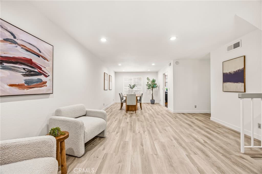 Townhouse at 1931 E Huntington Dr F, Duarte — photo 9 of 12