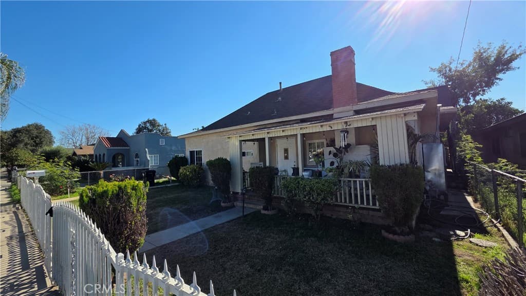 Home at 716 E 6th, Pomona — photo 2 of 12