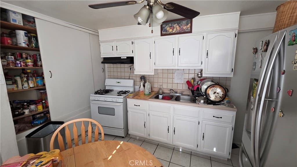 Home at 716 E 6th, Pomona — photo 8 of 12