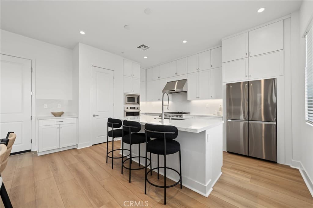 Home at 22058 Manarola Way, Walnut — photo 5 of 12