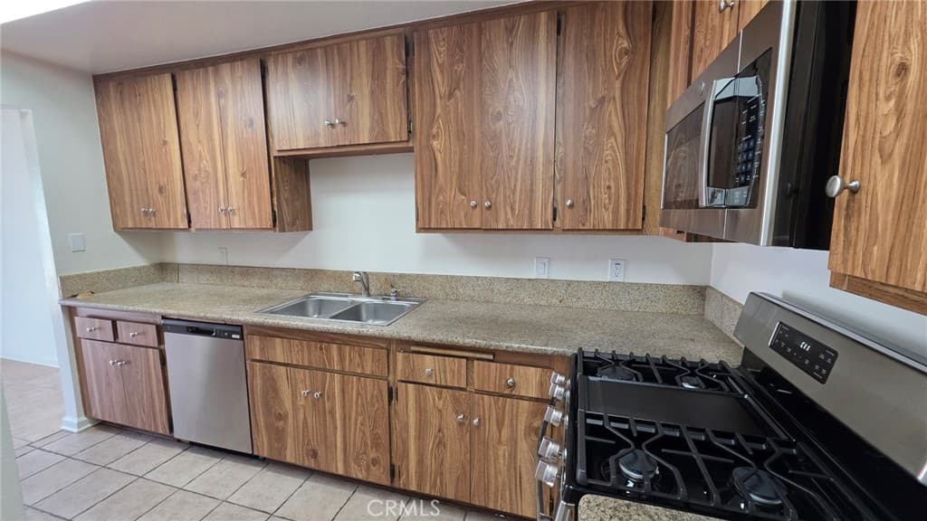 Townhouse at 1020 Golden Springs A, Diamond Bar — photo 10 of 12