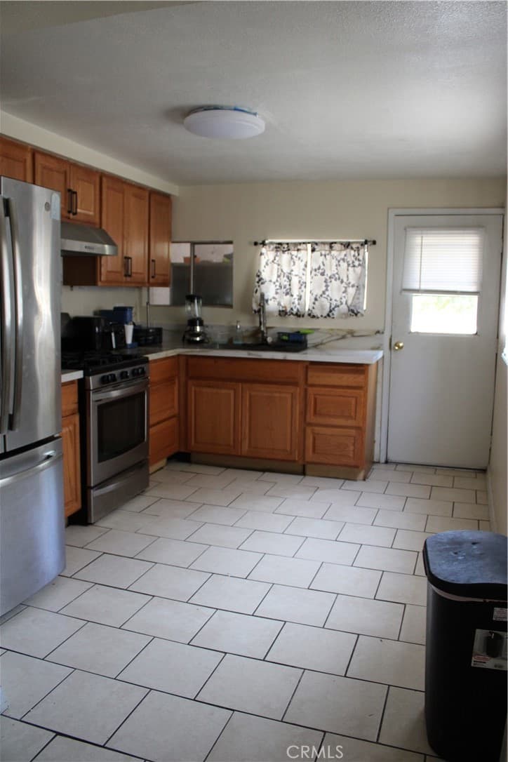 Home at 12130 Elliott Avenue, El Monte — photo 8 of 12