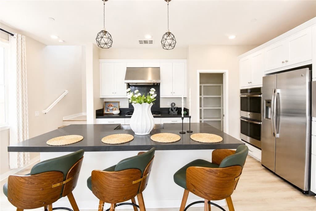Home at 42 Gable Ct, Pomona — photo 8 of 12
