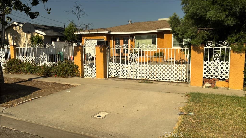 Home at 150 N Soldano, Azusa — photo 3 of 12