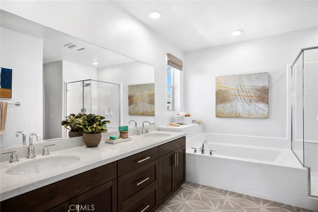 Townhouse at 445 S Eleanor Street, Pomona — photo 9 of 12