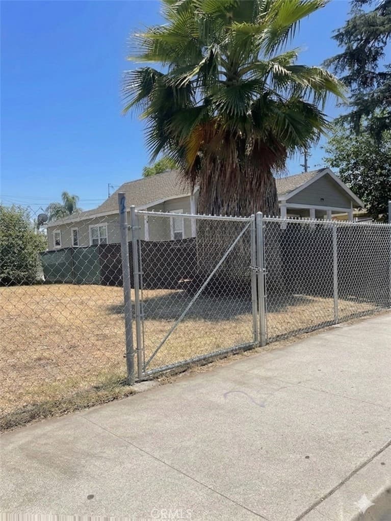 Home at 348 N Palomares, Pomona — photo 4 of 8
