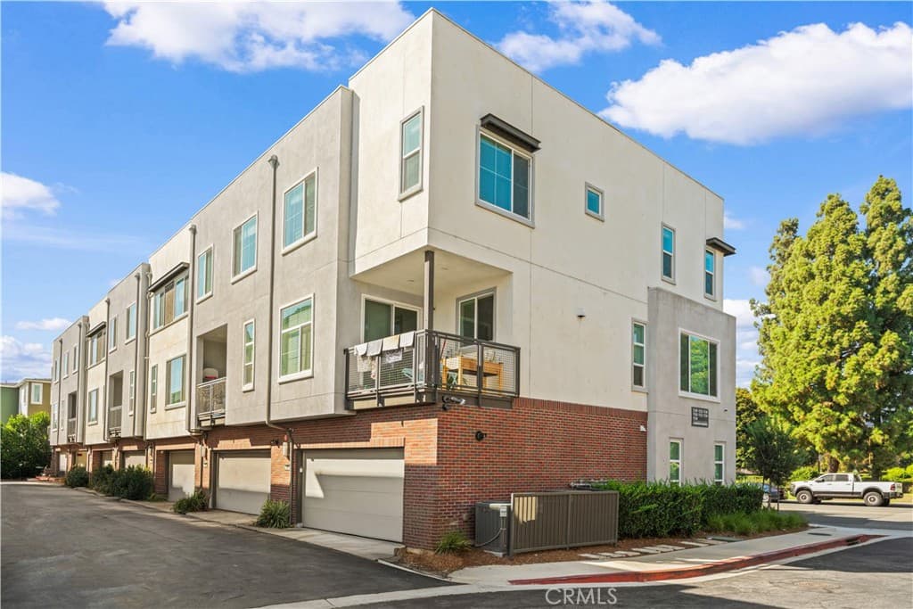 Condo at 1530 W Cameron, West Covina — photo 6 of 12