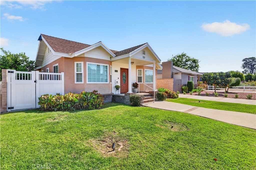 Home at 1725 3rd, La Verne — photo 3 of 12