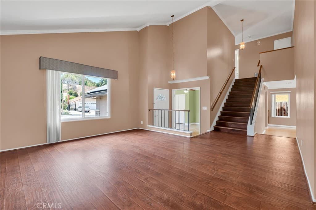 Home at 32 Rising Hill Road, Pomona — photo 5 of 12