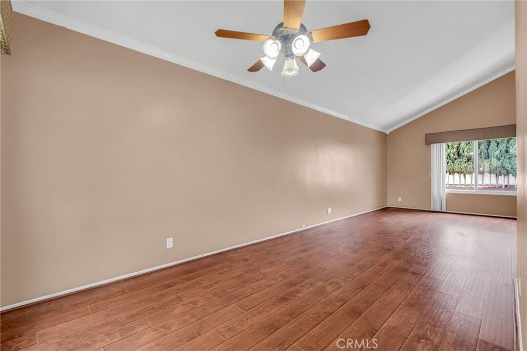 Home at 32 Rising Hill Road, Pomona — photo 7 of 12