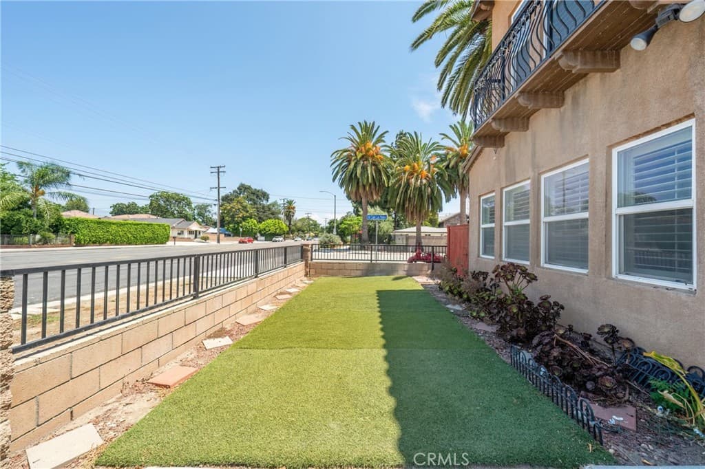 Home at 658 E. Phillips Boulevard, Pomona — photo 3 of 12