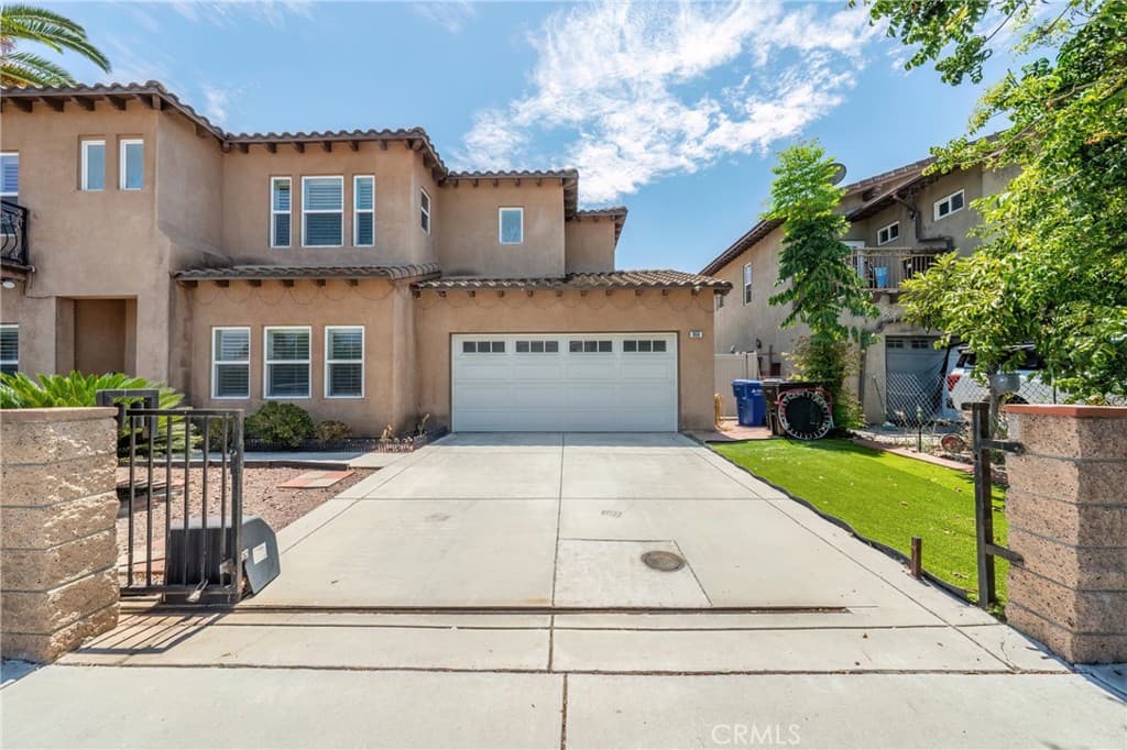 Home at 658 E. Phillips Boulevard, Pomona — photo 4 of 12