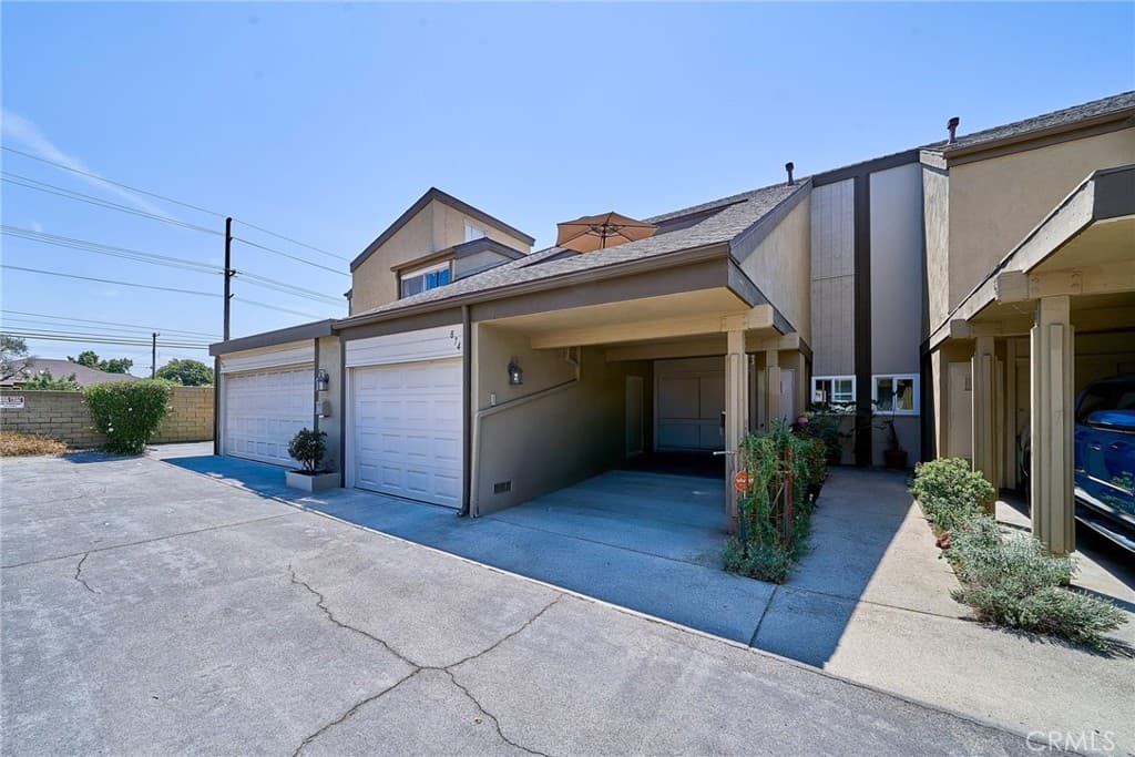 Townhouse at 874 Northwood, Pomona — photo 2 of 12