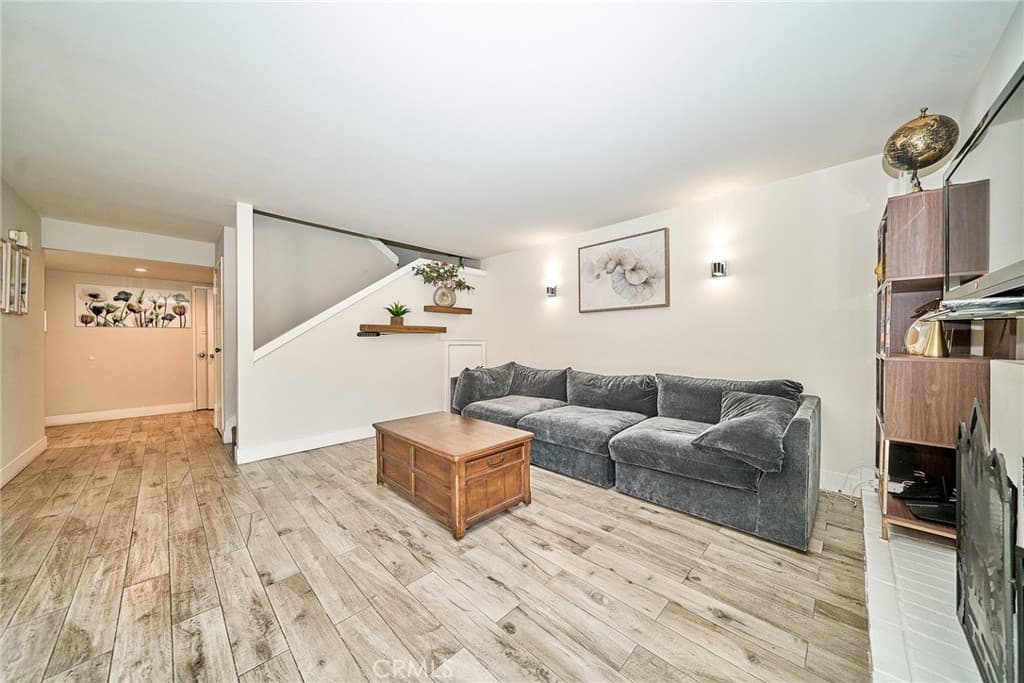 Townhouse at 874 Northwood, Pomona — photo 8 of 12
