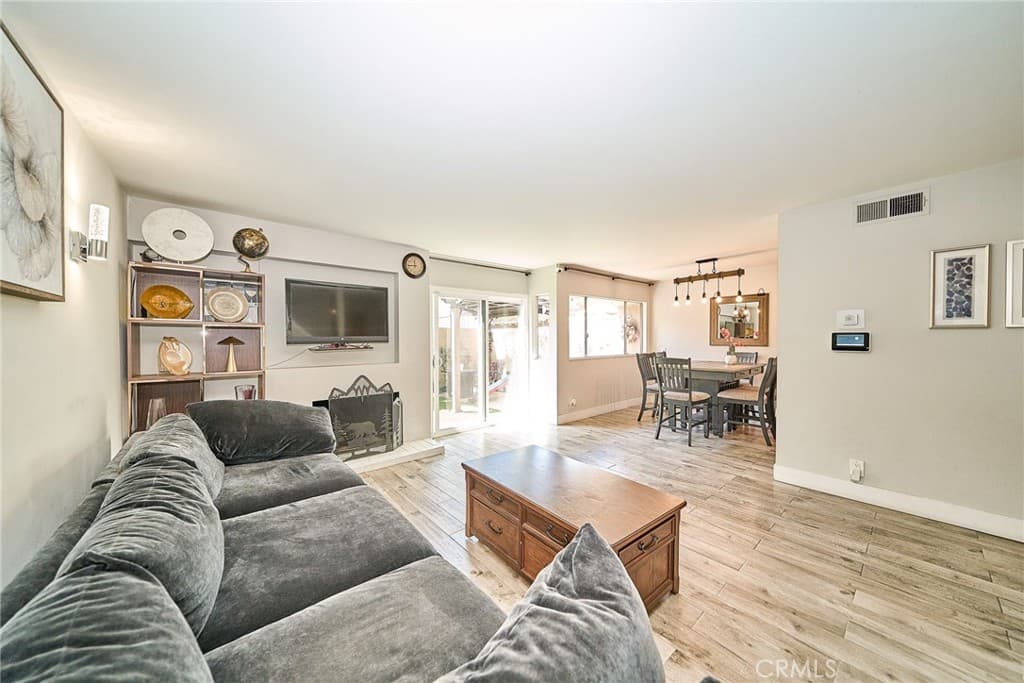 Townhouse at 874 Northwood, Pomona — photo 9 of 12