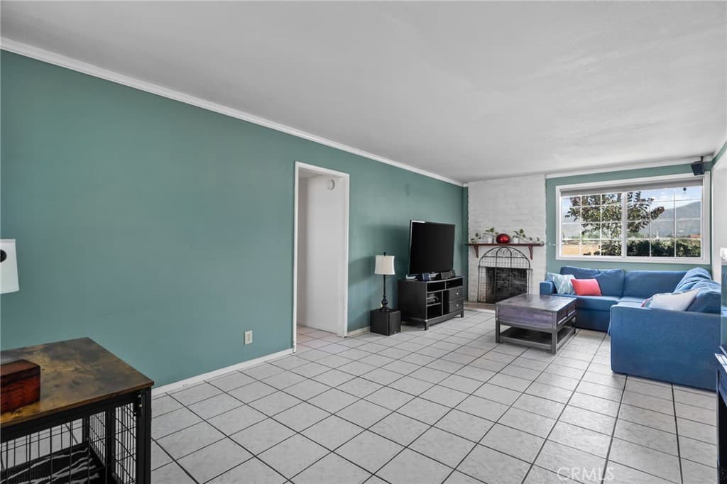 Home at 435 E Nubia, Covina — photo 5 of 12